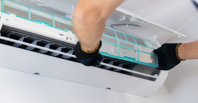 Split System Air Conditioner cleaning